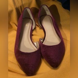 SIZE 8 burgundy velvet mossimo pointy-toe flats